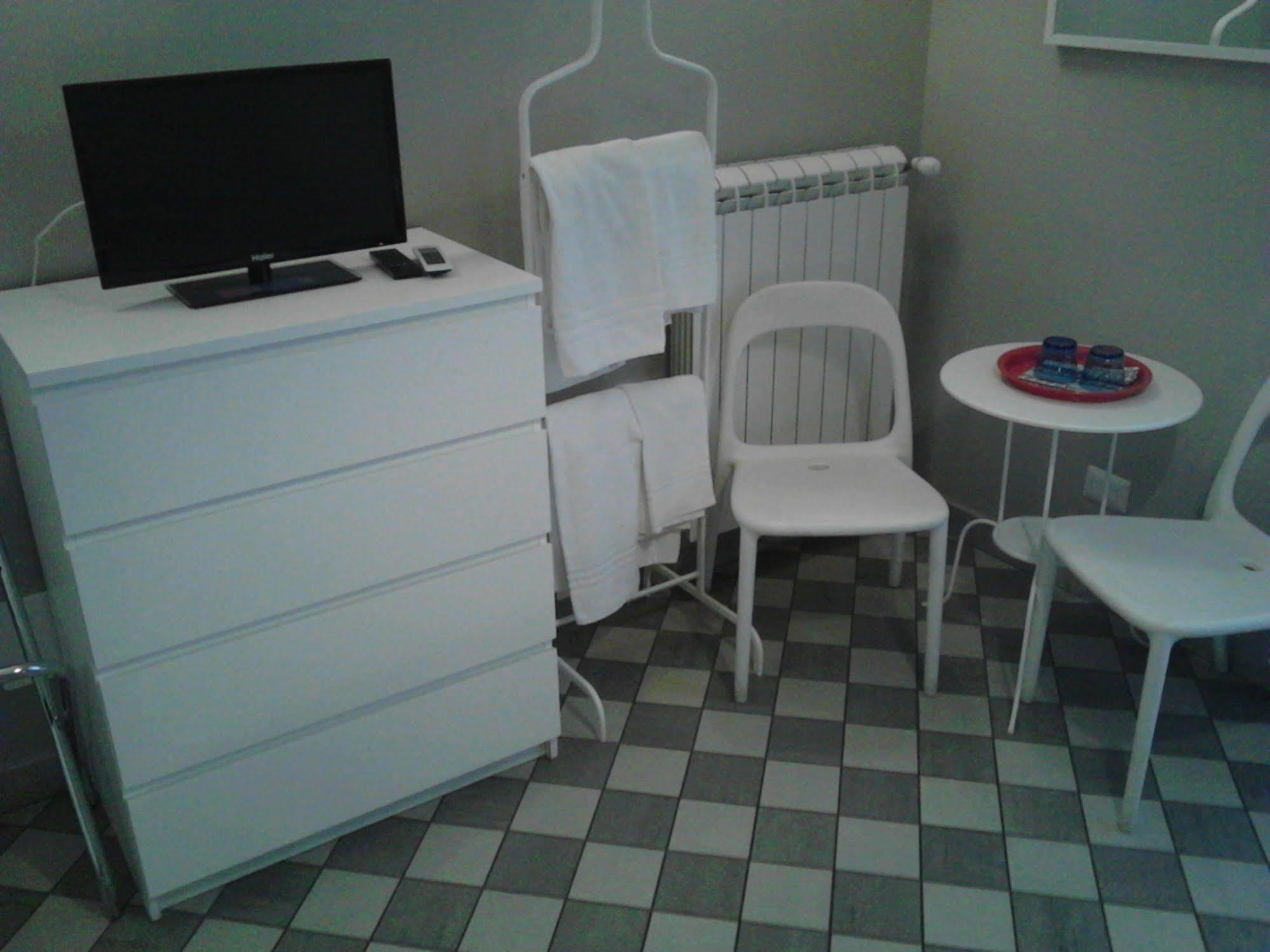 Le Stanze Di Pietro Bed & Breakfast Rome Bagian luar foto