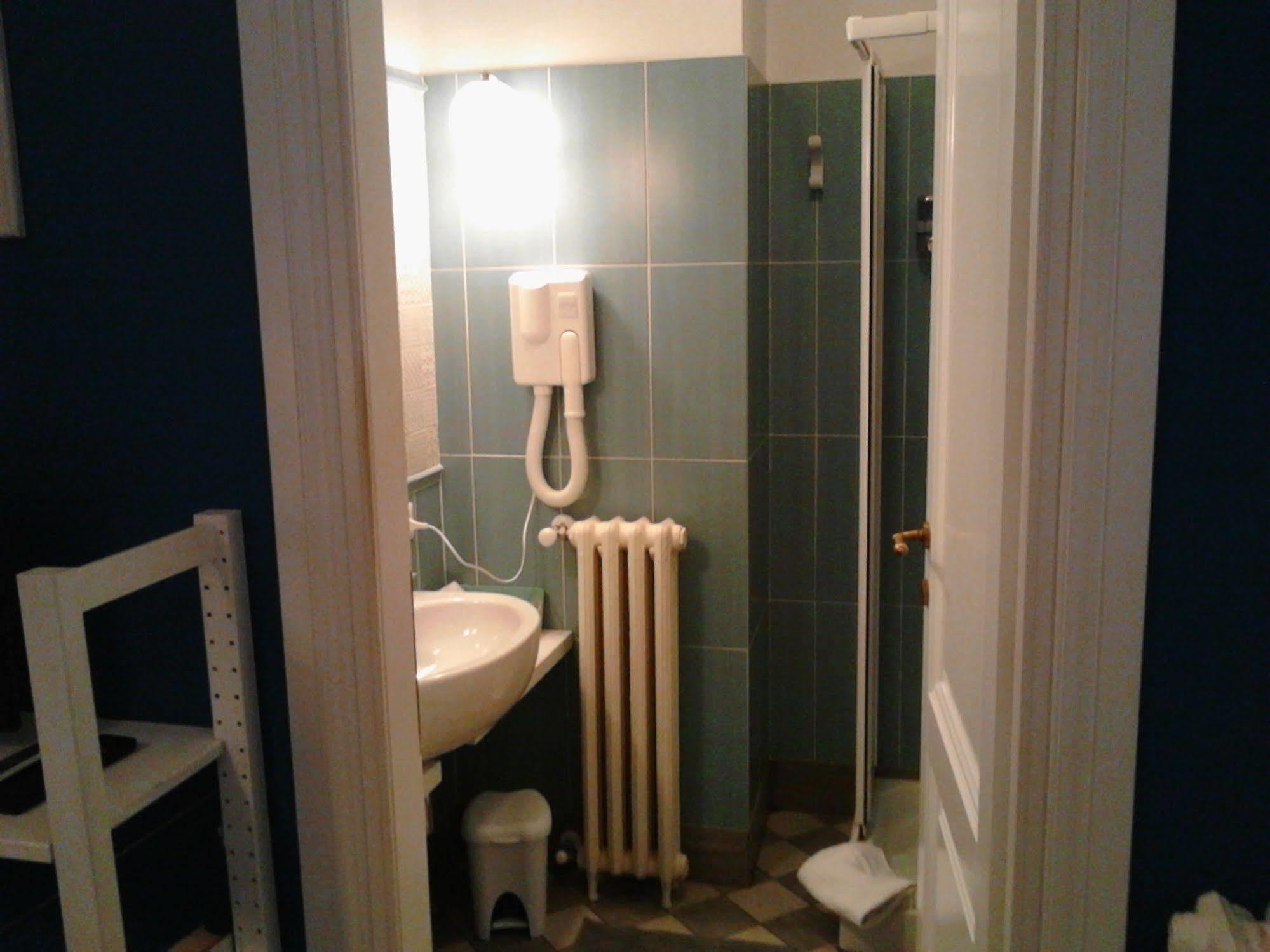 Le Stanze Di Pietro Bed & Breakfast Rome Bagian luar foto
