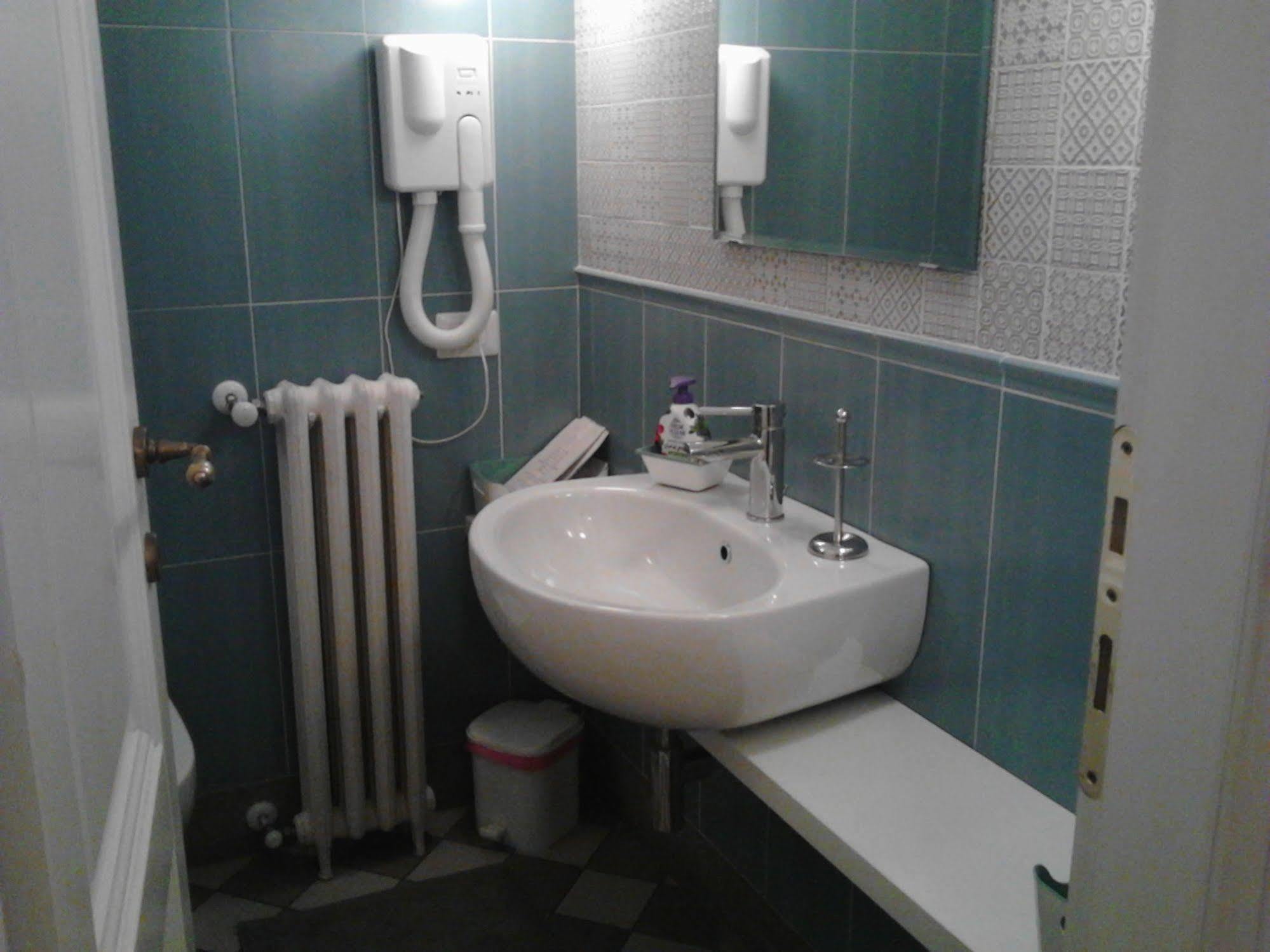 Le Stanze Di Pietro Bed & Breakfast Rome Bagian luar foto