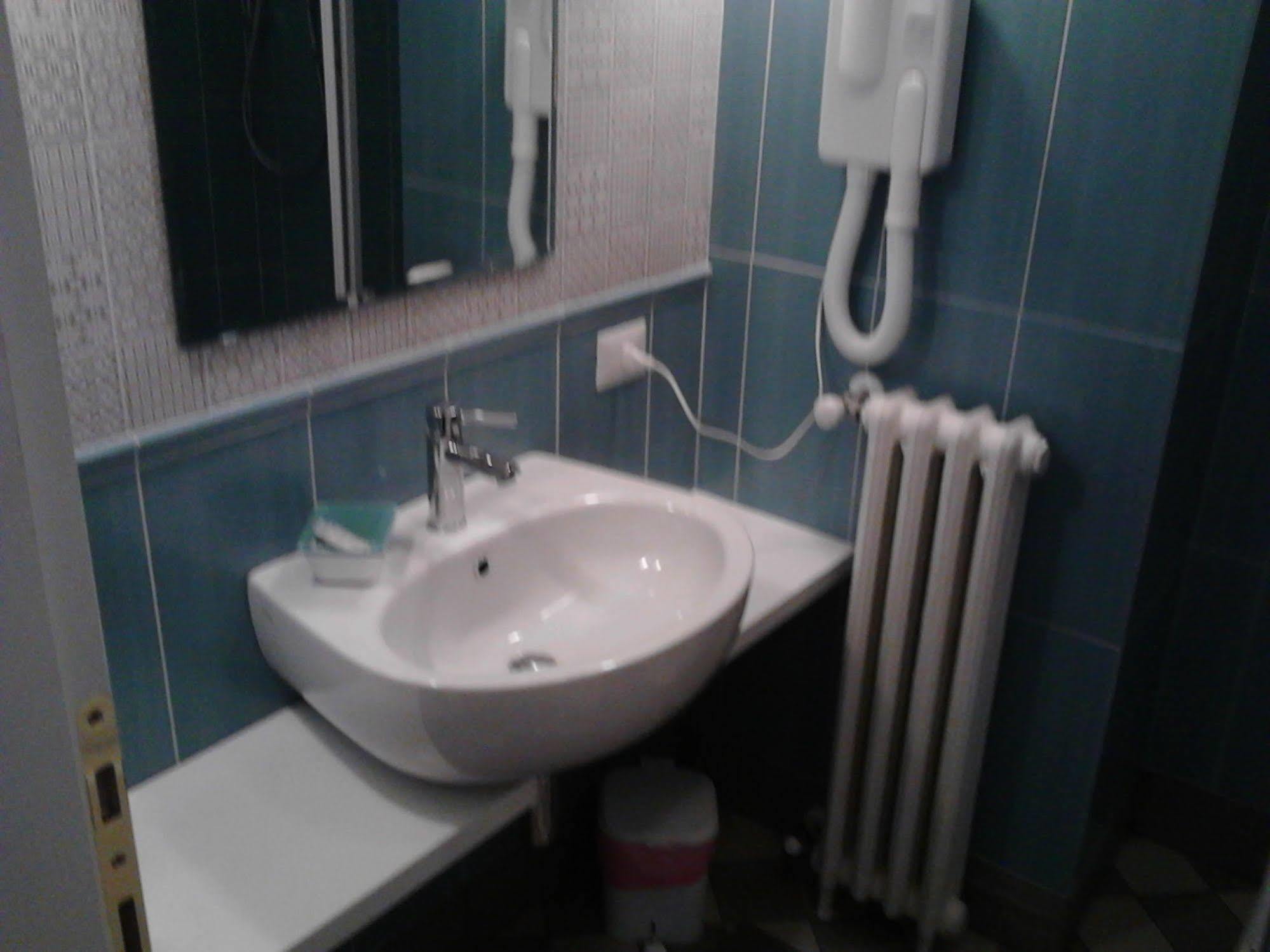 Le Stanze Di Pietro Bed & Breakfast Rome Bagian luar foto